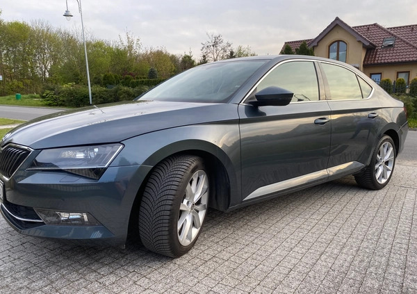 Skoda Superb cena 56000 przebieg: 144560, rok produkcji 2015 z Prochowice małe 22